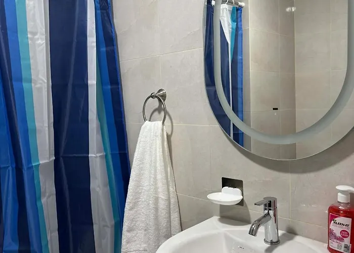 Chic Staycation - Balcony With Free Wifi 300mbps, Neflix #bc6707