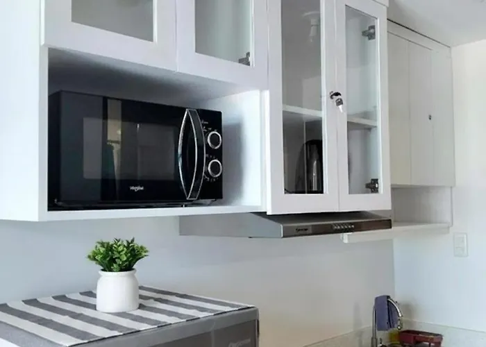 Chic Staycation - Balcony With Free Wifi 300mbps, Neflix #bc6707 Cebu